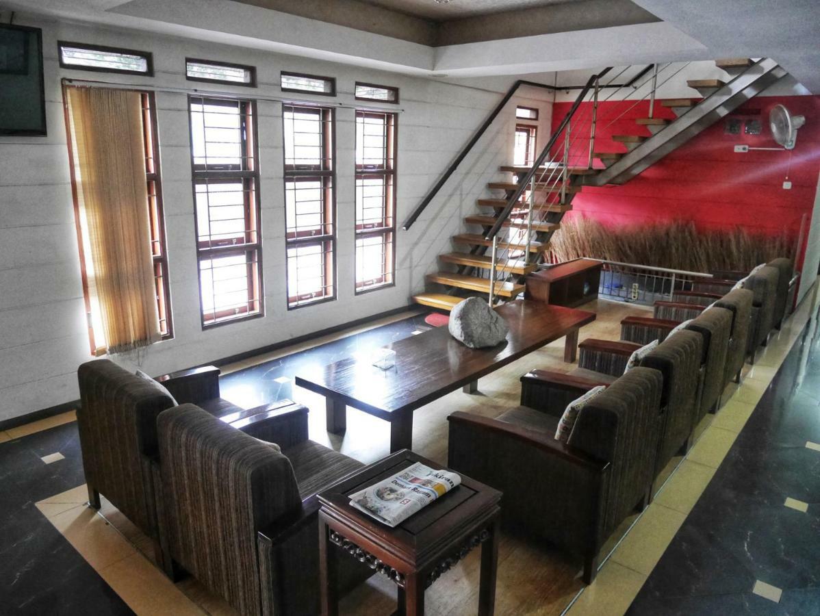 Rumah Tawa Hotel Syariah Bandung Exterior foto